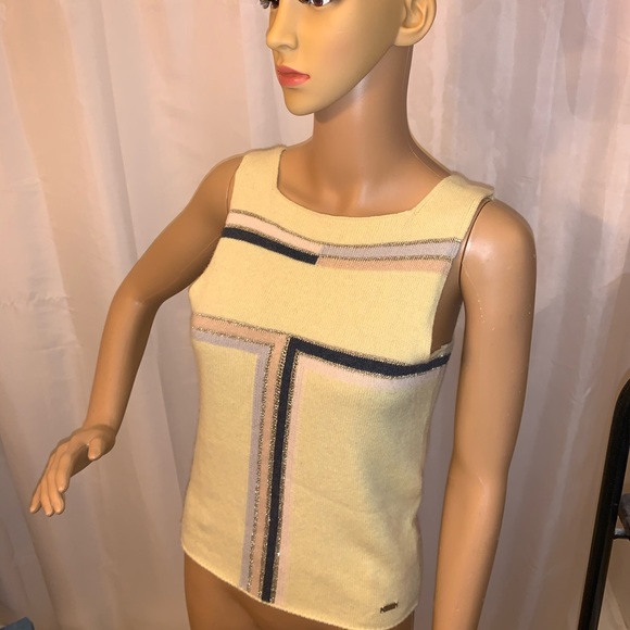 CHANEL size 40 cashmere tank top CRUISE 2001 - Picture 10 of 11
